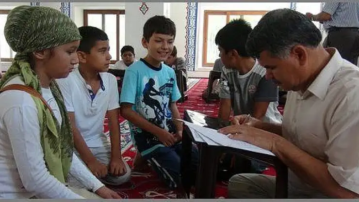  CAMİLER ÇOCUKLARLA ŞENLENDİ