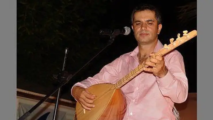 ADEM KAZAN AYAKTA ALKIŞLANDI