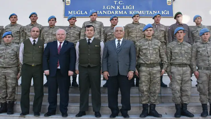 BAŞKANLARDAN ASKERE MORAL ZİYARETİ...