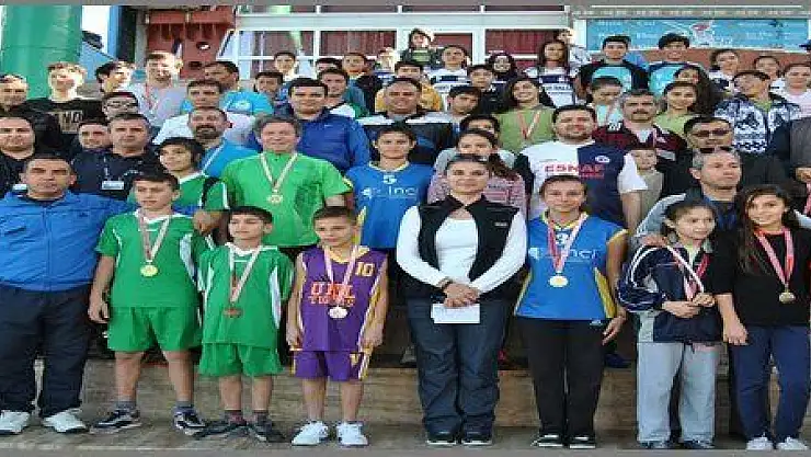 FETHİYE ATATÜRK KOŞUSUNA 100'Ü AŞKIN SPORCU KATILDI