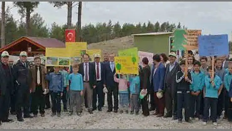 AĞAÇ BAYRAMI DOLU DOLU KUTLANIYOR