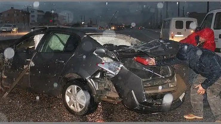 FETHİYE'DE OTOMOBİL TAKLA ATTI  4 YARALI