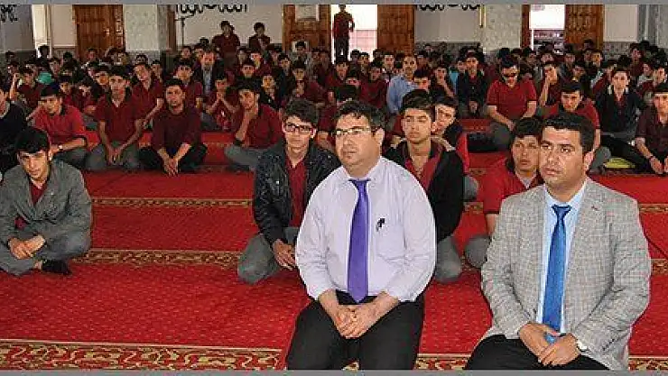 FETİMDER'DEN ÖĞRENCİLERE MOTİVASYON SEMİNERİ