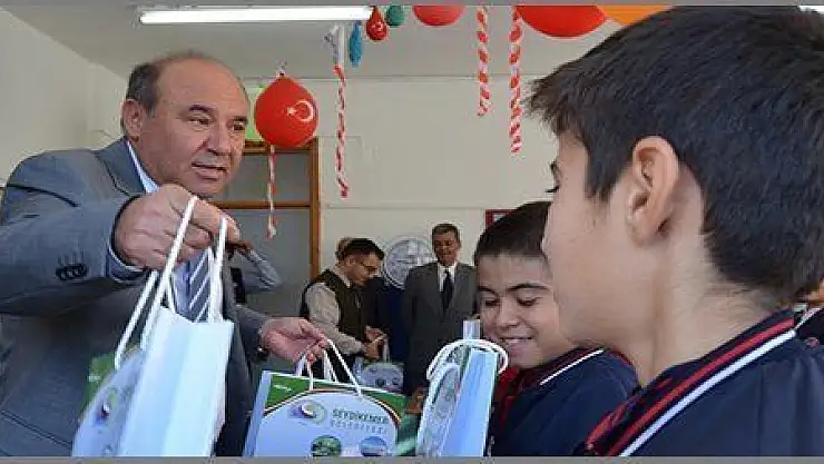 SEYDİKEMER BELEDİYESİNDEN KIRTASİYE YARDIMI