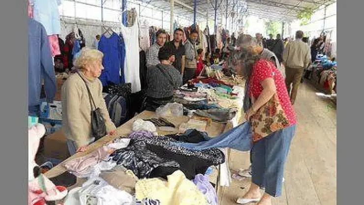 İKİNCİ EL PAZARINDA BAYRAM ALIŞVERİŞİ