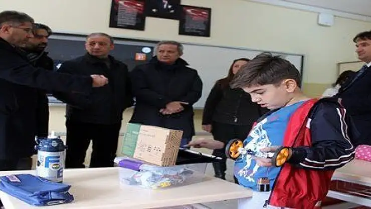 SÜPER BEYİNLERE YER ARANIYOR...