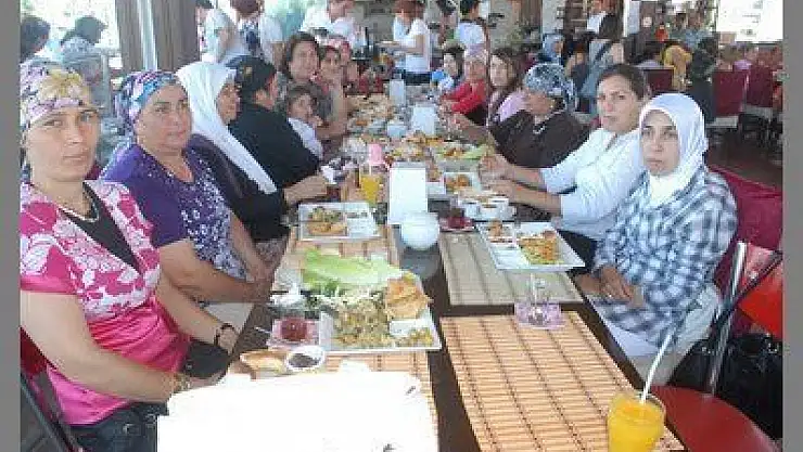 KURSİYERLER KAHVALTIDA BULUŞTU