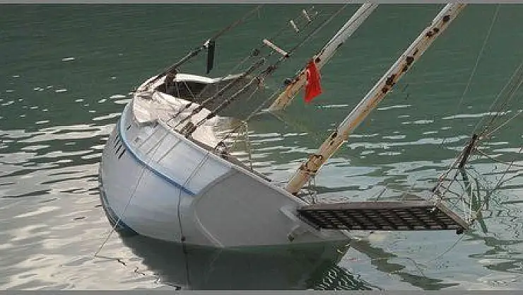 FIRTINA VE YAĞIŞ TEKNE BATIRDI