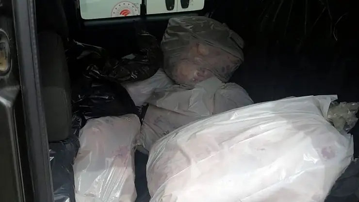 563 kilo kaçak et yakalandı