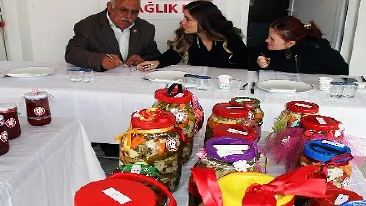 Menteşe'de Reçel ve turşular yarıştı
