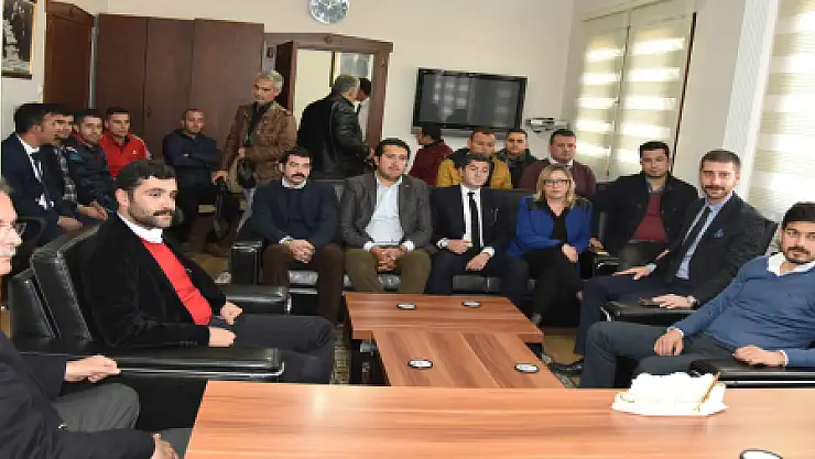 GENÇLİK KOLLARI BAŞKAN TOKAT'I ZİYARET ETTİ...
