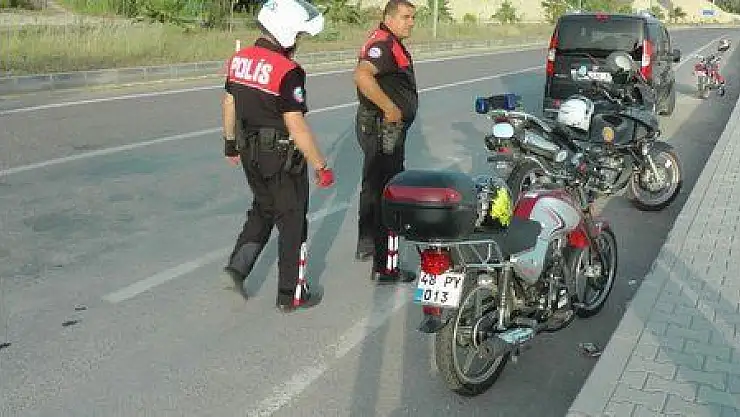 KÖPEĞE ÇARPMAMAK İSTERKEN MOTOSİKLETTEN DÜŞEREK YARALANDI
