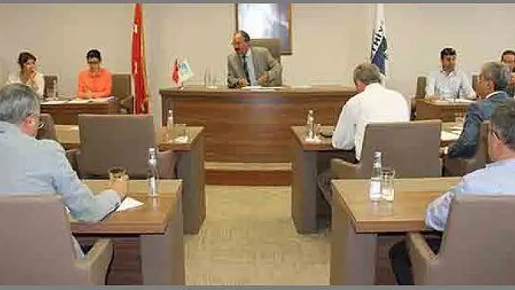 CADDE VE SOKAKLARIN ÜSTLERİNİN KAPATILMASI TARTIŞILDI