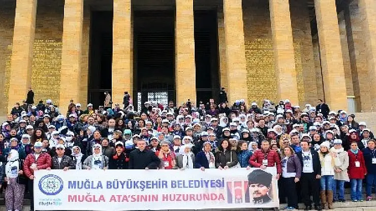 Muğlalı kadınlar Ata'sının huzurunda