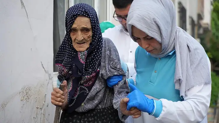 94 yaşındaki ninenin dramı...Sosyal medyada paylaşıldı, konuk evine kaldırıldı