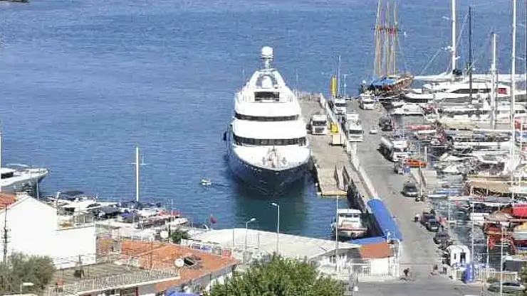 ABRAMOV'UN MEGA YATI 'TİTAN' FETHİYE'DE