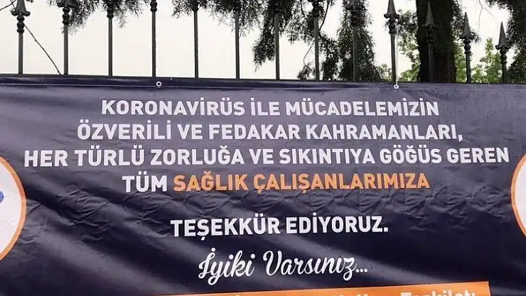AK Gençlik Sağlık Çalışanlarını Unutmadı