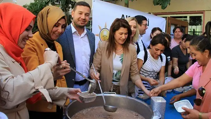 AK Parti Milas İlçe Kadın Kolları aşure etkinliği düzenledi