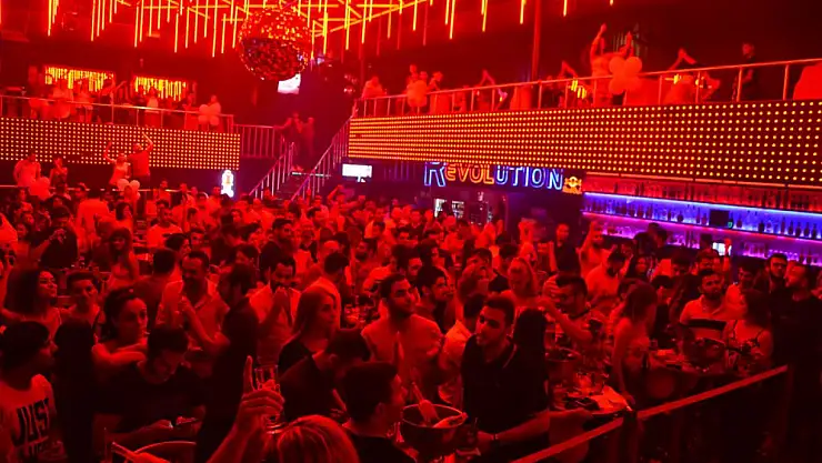 Antalya'da 00.00 sonrası müzik yasağı kaldırıldı
