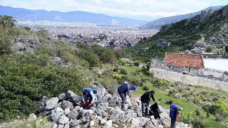 Aşıklar Tepesinde temizlik