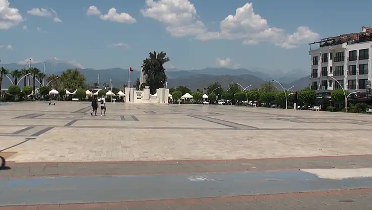 Aşırı Sıcaklardan Dolayı Beşkaza Meydanı Boş Kaldı