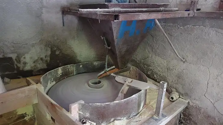 Asırlık değirmenler zamana yenik düşüyor
