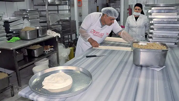 Bayram tatlılarından 'Muğla Saraylısı'yla 303 yıllık gelenek korunuyor
