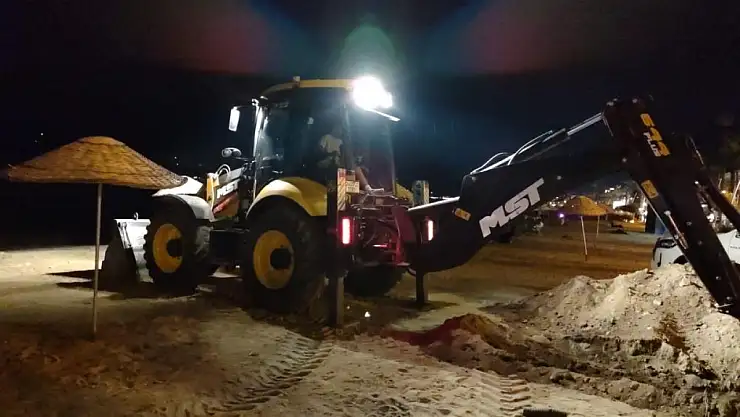 Belediye ekiplerinin yağmur mesaisi