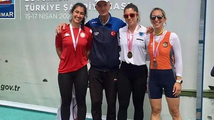 Belediyespor Kürek Takımı'ndan büyük başarı