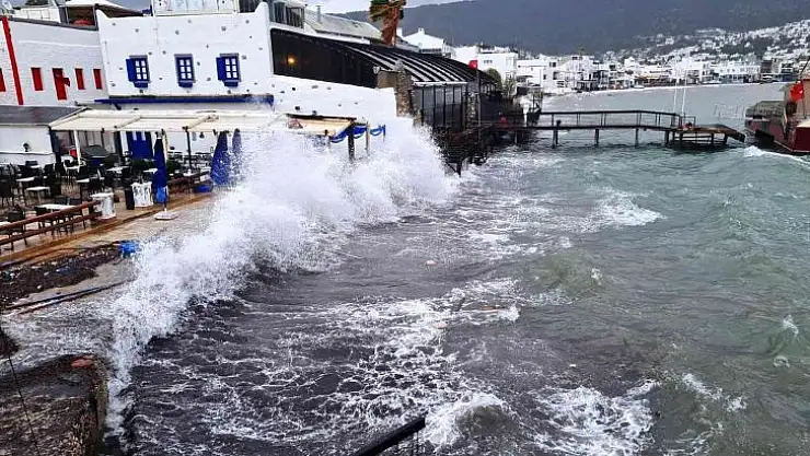BODRUM'U FIRTINA VURDU