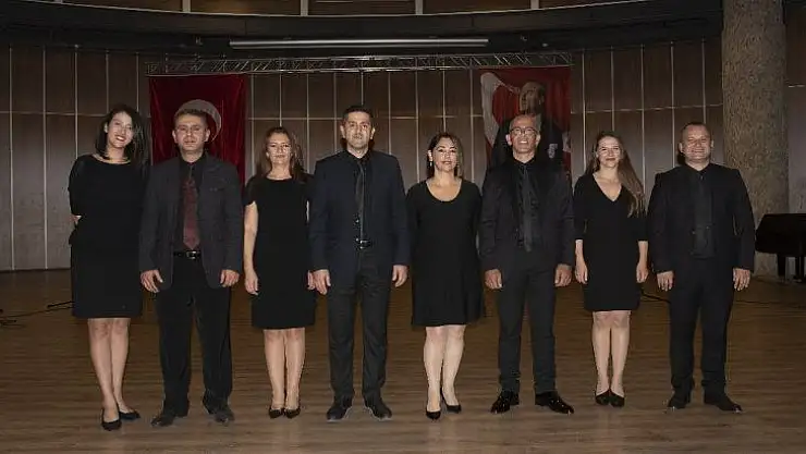 Bodrumlu öğretmenlerden profesyonel sanatçılara taş çıkartacak klip
