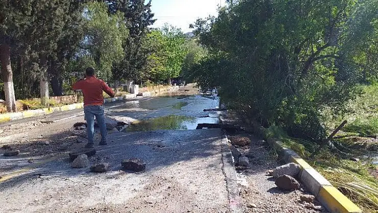 Cadde ve sokaklar göle döndü, kimse ne olduğunu anlayamadı