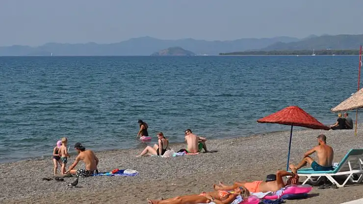 ÇALIŞ SAHİL, YAZ GÜNLERİNİ ARATMIYOR