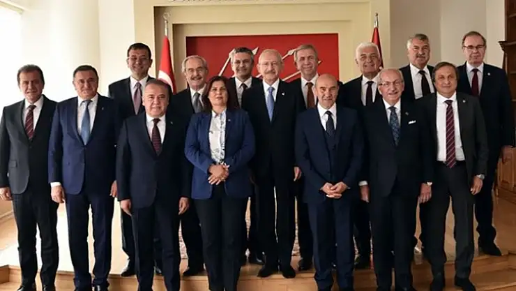 CHP'Lİ BÜYÜKŞEHİR BELEDİYE BAŞKANLARI İZMİR'DE NÖBET TUTACAK