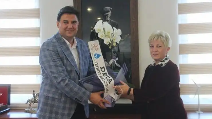 Çiçeği burnunda partiden başkana ziyaret