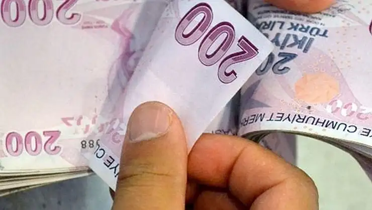 Çocukların bayramlıkları Kızılay'dan
