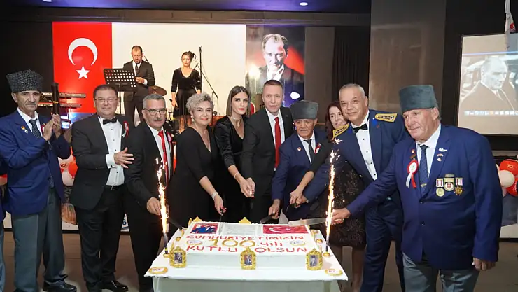 'Cumhuriyet Balosu' Coşkusu