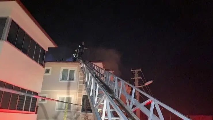 Dalaman'da çatı yangını korkuttu