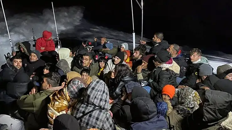 DATÇA'DA 59 DÜZENSİZ GÖÇMEN KURTARDI
