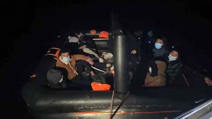 Datça'da 9 düzensiz göçmen kurtarıldı