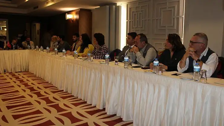 Demokrasi için Medya, Medya için Demokrasi