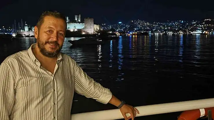 Deniz ortasında müzayede düzenlediler