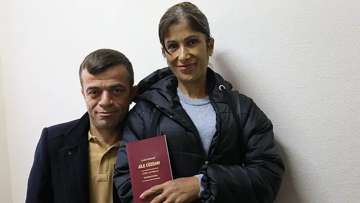 Depremzede çift evlendi