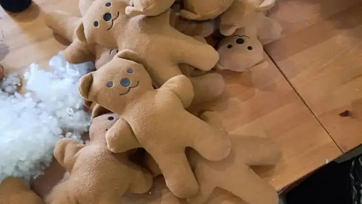 Depremzede çocuklara  pelüş oyuncak