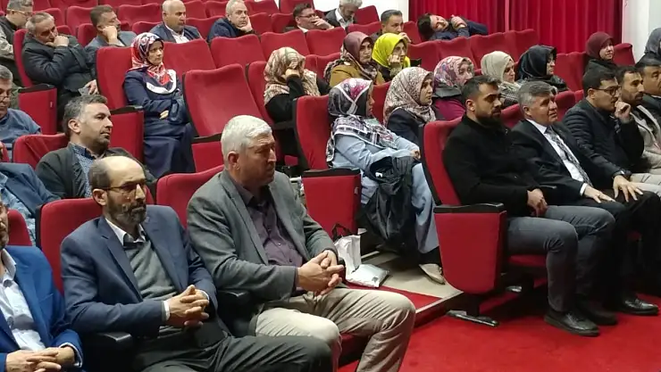 Din Görevlilerine Seminer Verildi