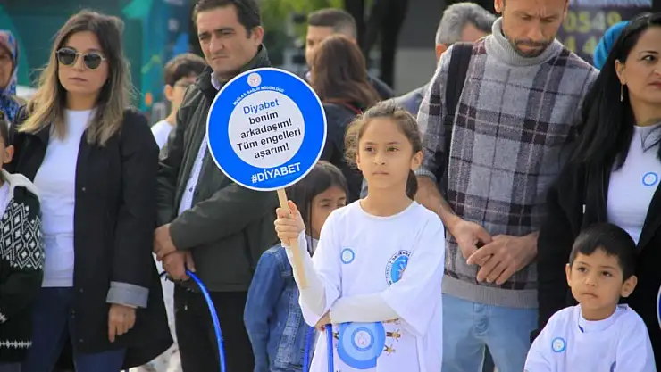 Diyabetliler Derneği'nden çelenk sunma töreni