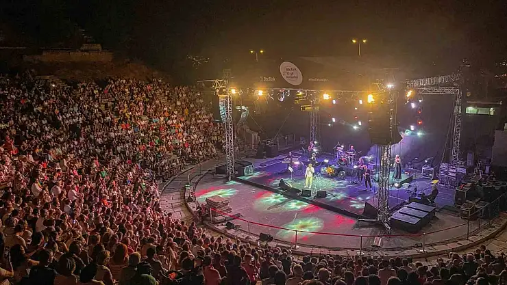 Erol Evgin Bodrum'u coşturdu