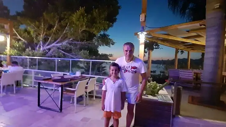 Ersun Yanal, Şat Restoranda Fethiye'nin Tadını Çıkardı
