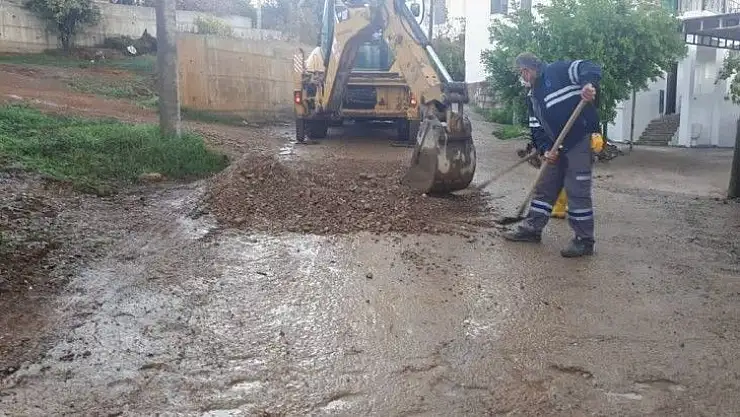 Fen İşleri'nin yoğun mesaisi, sel ve taşkınları büyük ölçüde önledi