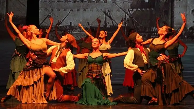 Festival 'Carmen' balesi ile sona erdi
